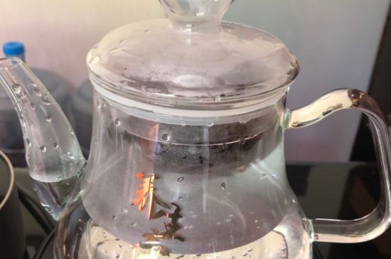 蒸茶和煮茶的區(qū)別，蒸茶和煮茶哪個(gè)好