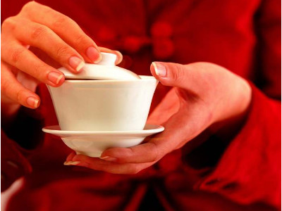 鐵觀音的泡法，水溫100°C最佳第一泡不能喝