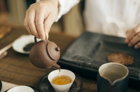 女人喝茶要行扣茶禮嗎，叩茶禮女士能用嗎？