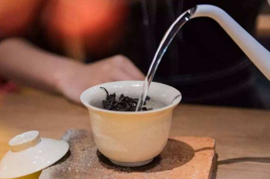 牛欄坑肉桂需不需要洗茶，武夷巖茶肉桂需要洗茶嗎？