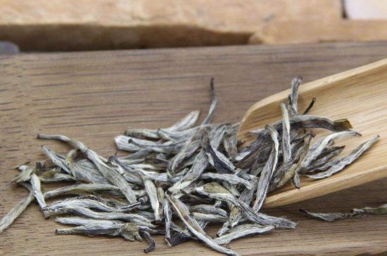 春茶季怎么辨別白毫銀針的好壞，好的白毫銀針如何選購？