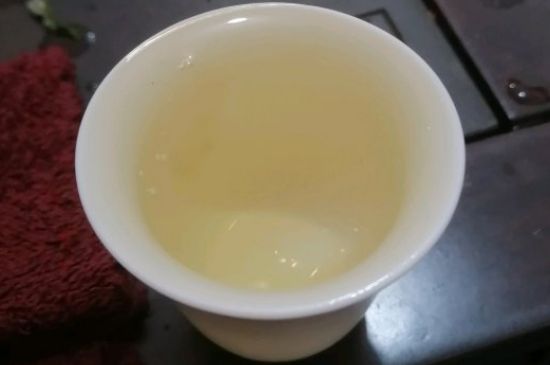 春茶上市白茶的好壞怎么區(qū)分，春白茶怎么分辨好不好？