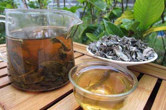 怎樣辨別莓茶發(fā)霉了，莓茶發(fā)霉和白霜的區(qū)別