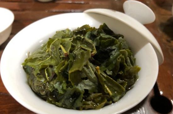 香精茶喝多了會怎么樣，茶葉加香精有什么害處？