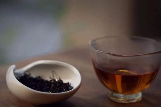 泡好的茶水放冰箱能保存多久，泡好的茶冷藏放多久？