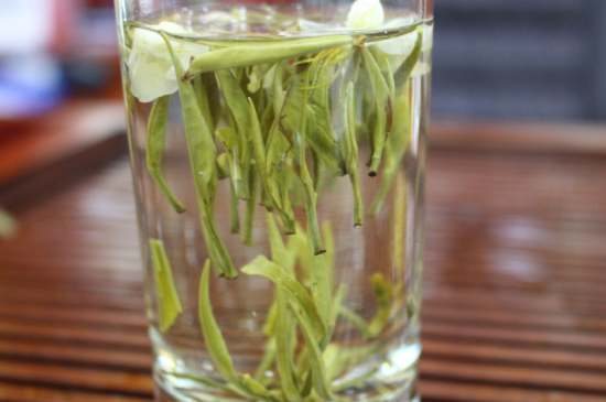 茉莉銀針適合什么人喝，茉莉銀針茶有什么功效