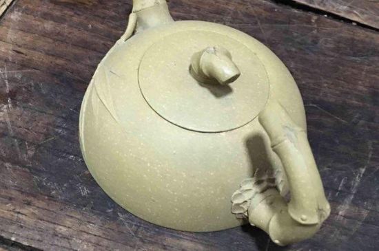 本山綠泥紫砂壺小黑點(diǎn)多嗎，真正本山綠泥會(huì)吐黑嗎？