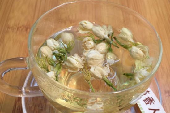 茉莉泡水禁忌，茉莉干花泡水的功效與禁忌