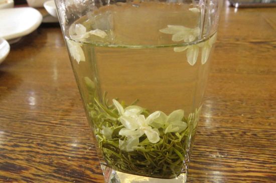 茉莉龍珠可以和什么一起泡茶，茉莉龍珠茶能加蜂蜜嗎？