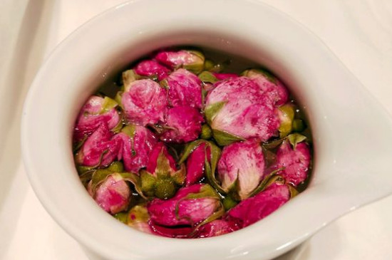 玫瑰花泡水喝的9大禁忌，喝玫瑰花茶有什么禁忌