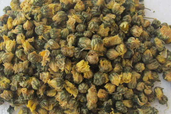 菊花茶大朵小朵有什么區(qū)別，菊花喝大朵還是小朵？