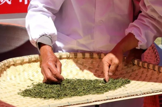 綠茶加工工藝流程圖，綠茶的加工制作包含哪幾個(gè)步驟？