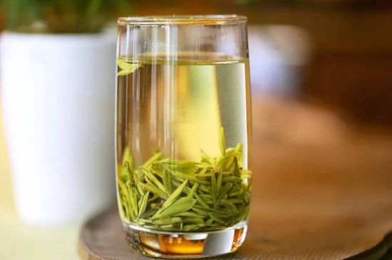 雀舌和竹葉青的區(qū)別，雀舌對(duì)比竹葉青圖片