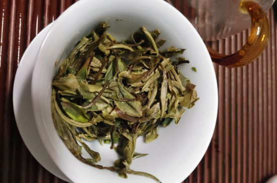 7年壽眉和2年白牡丹哪個好，老白茶壽眉與白牡丹的口感區(qū)別