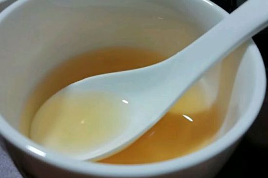 女人喝紅茶好還是喝普洱茶好，普洱茶和紅茶哪個(gè)適合女人喝