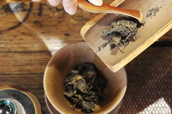 茯磚茶與普洱茶哪個好，茯茶和普洱茶口味區(qū)別