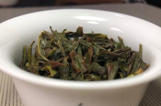 蜜蘭香和鴨屎香區(qū)別，鳳凰單樅鴨屎香vs蜜蘭香圖片對比