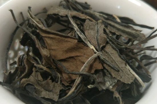 福鼎白茶貢眉和壽眉的區(qū)別，壽眉與貢眉有什么區(qū)別