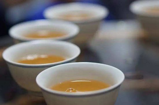 茯磚茶與普洱茶哪個好，茯茶和普洱茶口味區(qū)別