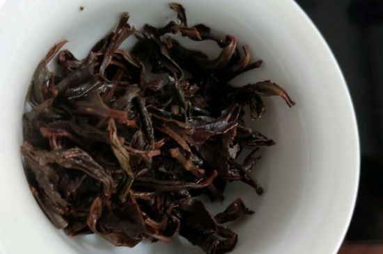 正山小種喝起來苦澀有點酸對嗎，正山小種發(fā)酸有害嗎