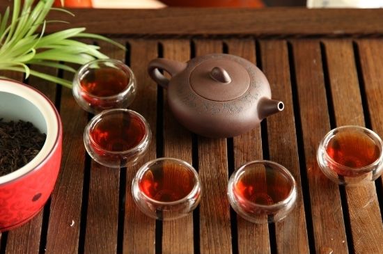 飯后多長時間喝六堡茶最好，六堡茶一天喝多少