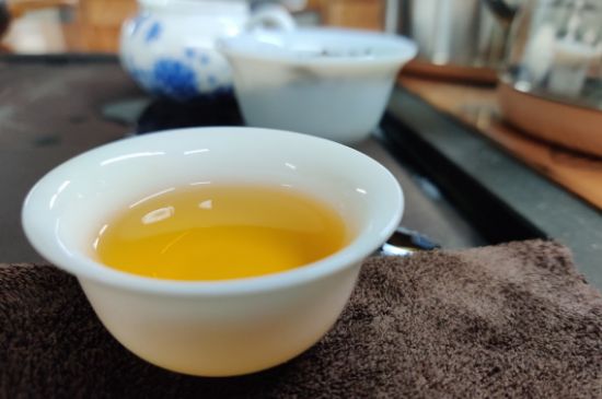 蜜蘭香好還是鴨屎香好，鳳凰單叢茶蜜蘭香和鴨屎香特點(diǎn)有哪些？