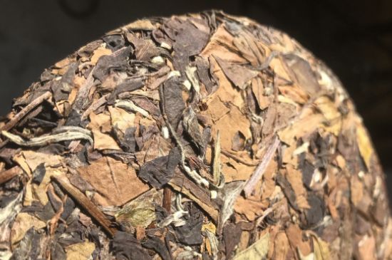 7年壽眉和2年白牡丹哪個好，老白茶壽眉與白牡丹的口感區(qū)別